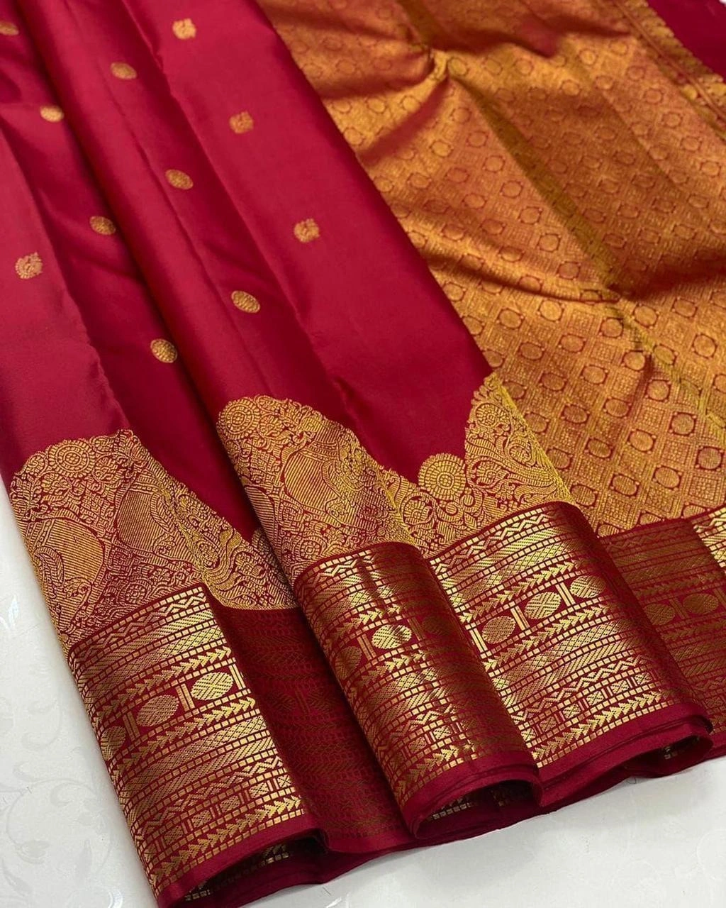 Organic Banarasi Sarees - Enchantingly Breathable for Weddings-Red-2