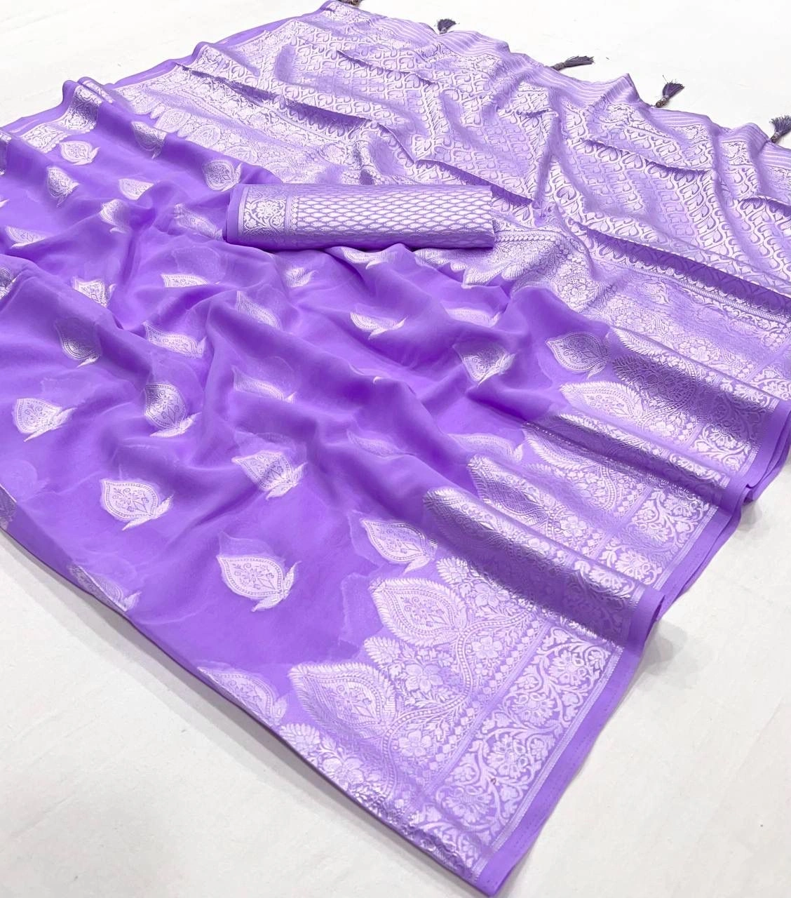 Georgette Silk Saree: Elegant Weaved Viscose with Rich Pallu &amp; Latkan-Purple-1