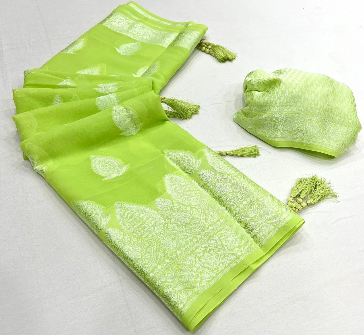 Georgette Silk Saree: Elegant Weaved Viscose with Rich Pallu &amp; Latkan-MPL-24-Green