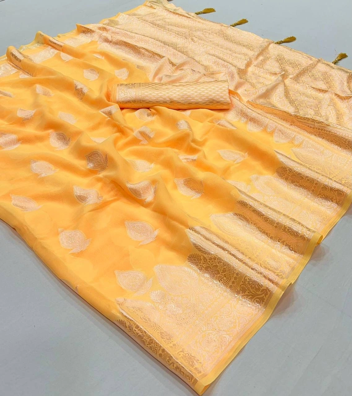 Georgette Silk Saree: Elegant Weaved Viscose with Rich Pallu &amp; Latkan-Yellow-1