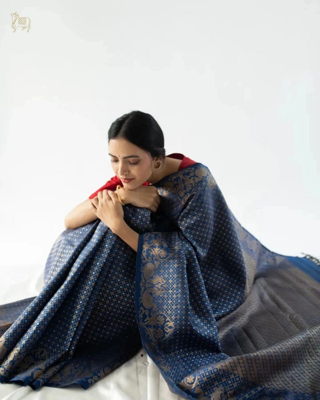 Banarasi Soft Silk Saree: Elegant and Lightweight, Perfect for Every Occasion-Grey-1