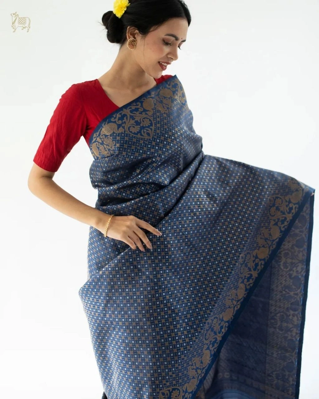 Banarasi Soft Silk Saree: Elegant and Lightweight, Perfect for Every Occasion-Grey-2