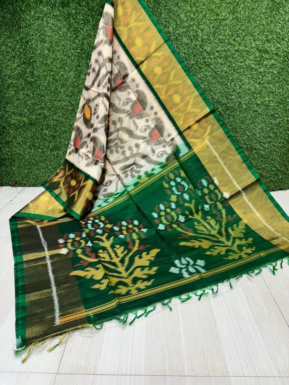 Exclusive Double Weaving Silk Sarees with Stylish Twill Ikat Design-Cream-1