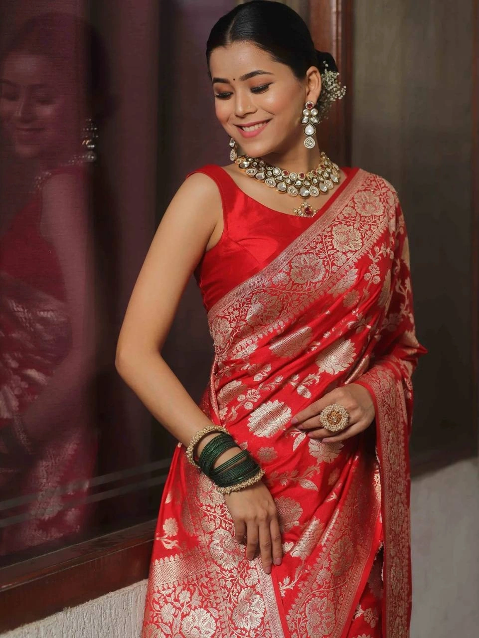 Breathable Organic Banarasi Sarees for Your Dream Wedding Look-Red-3