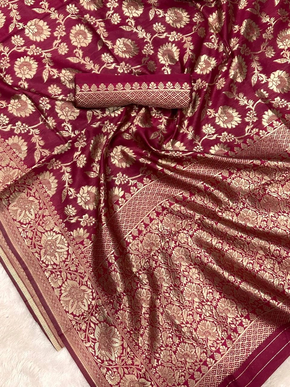 Breathable Organic Banarasi Sarees for Your Dream Wedding Look-Wine-3