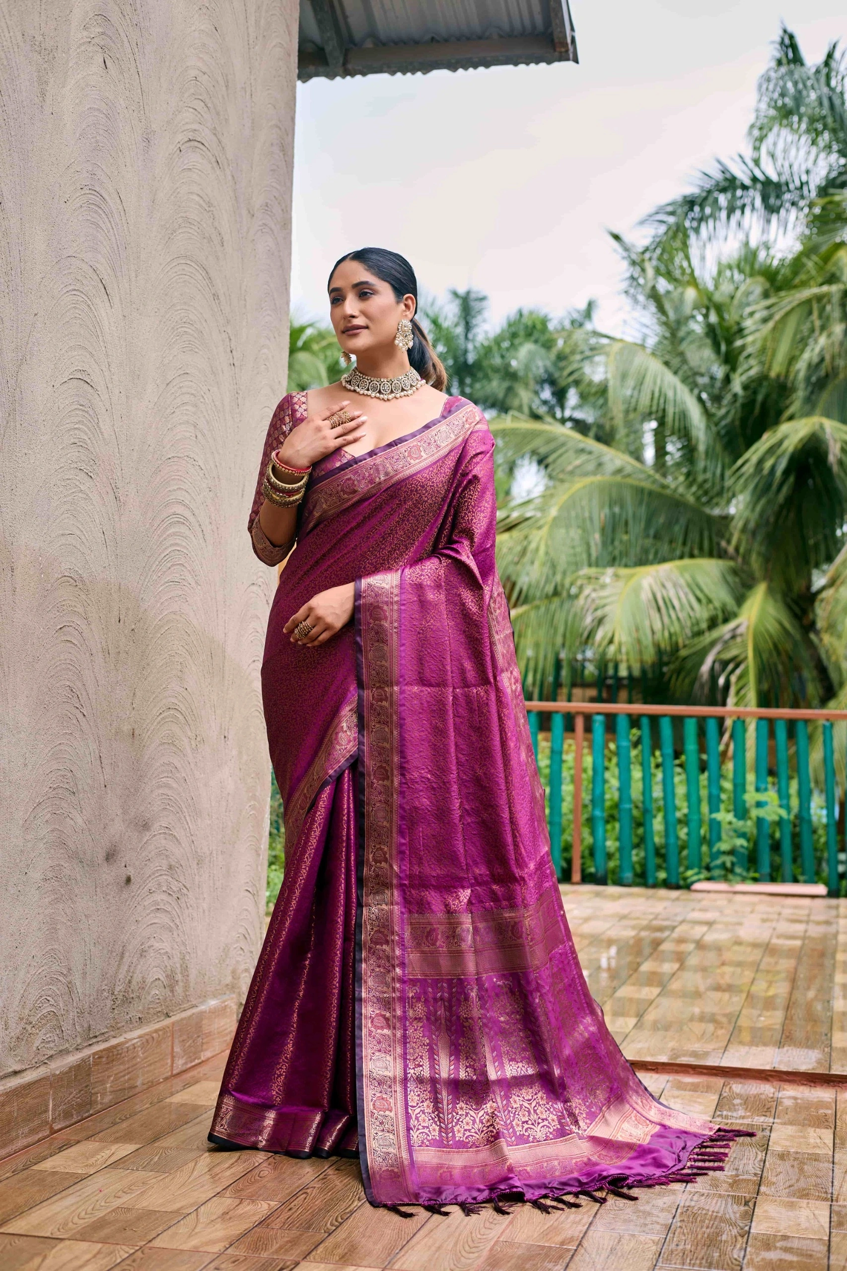 Soft Kubera Dharmavaram Pattu Kanjivaram Saree: Opulent Zari Weaving, Exquisite Design-Wine-1