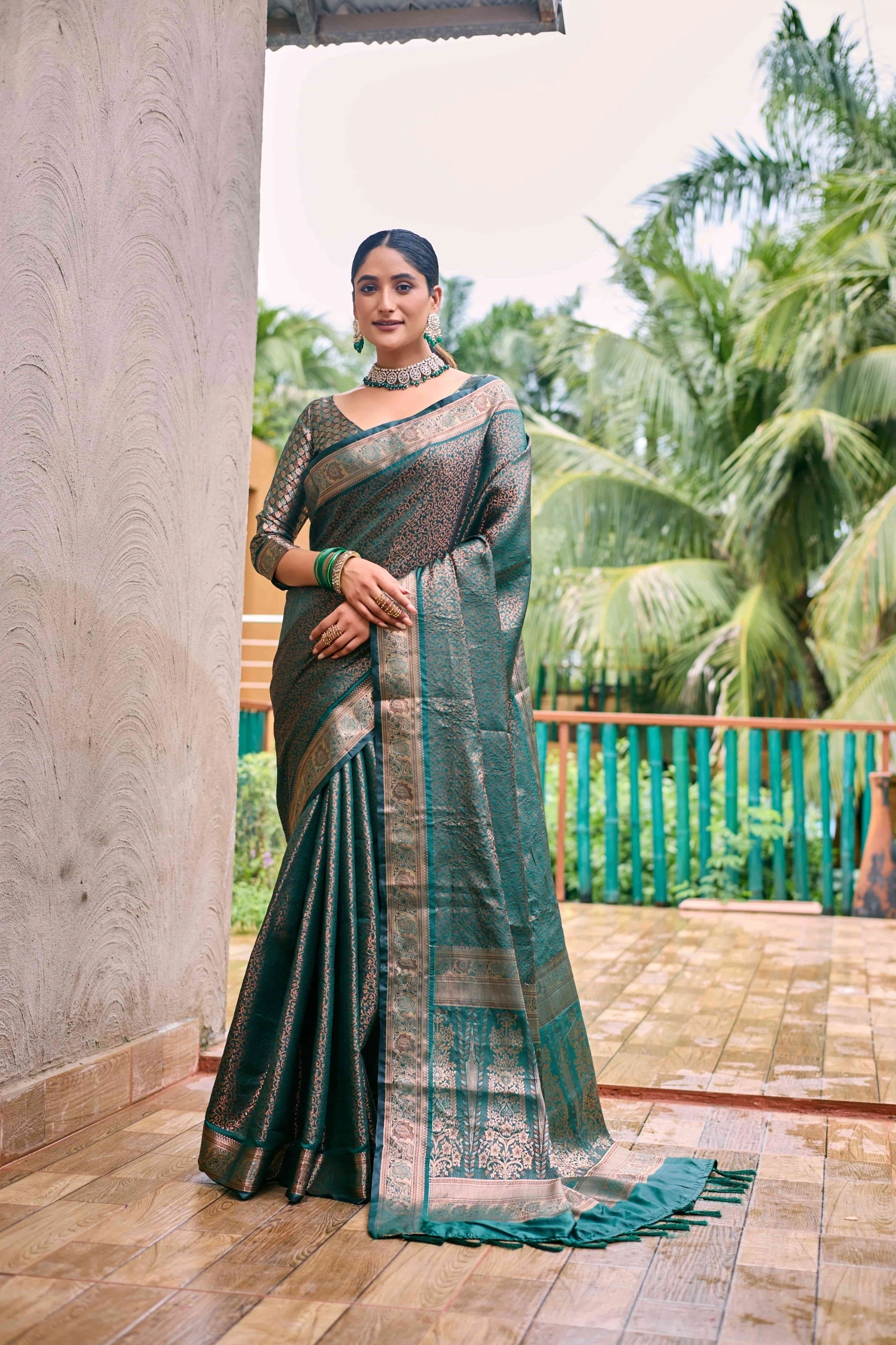 Soft Kubera Dharmavaram Pattu Kanjivaram Saree: Opulent Zari Weaving, Exquisite Design-Rama-1