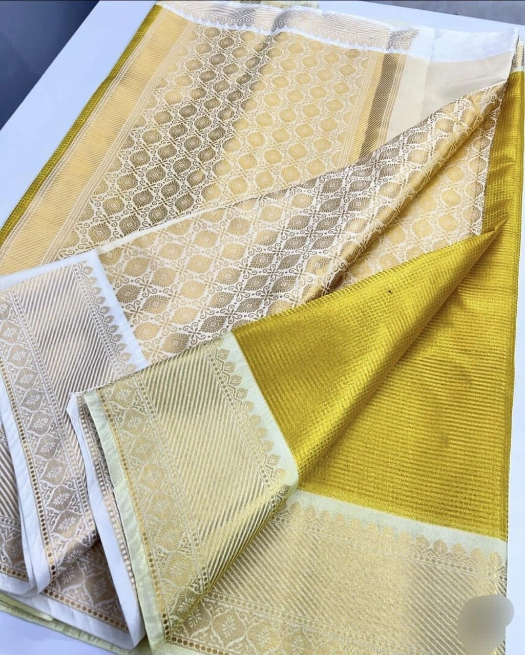 Exquisite Banarasi Tissue Silk Saree - Perfect for Parties!-Golden-3