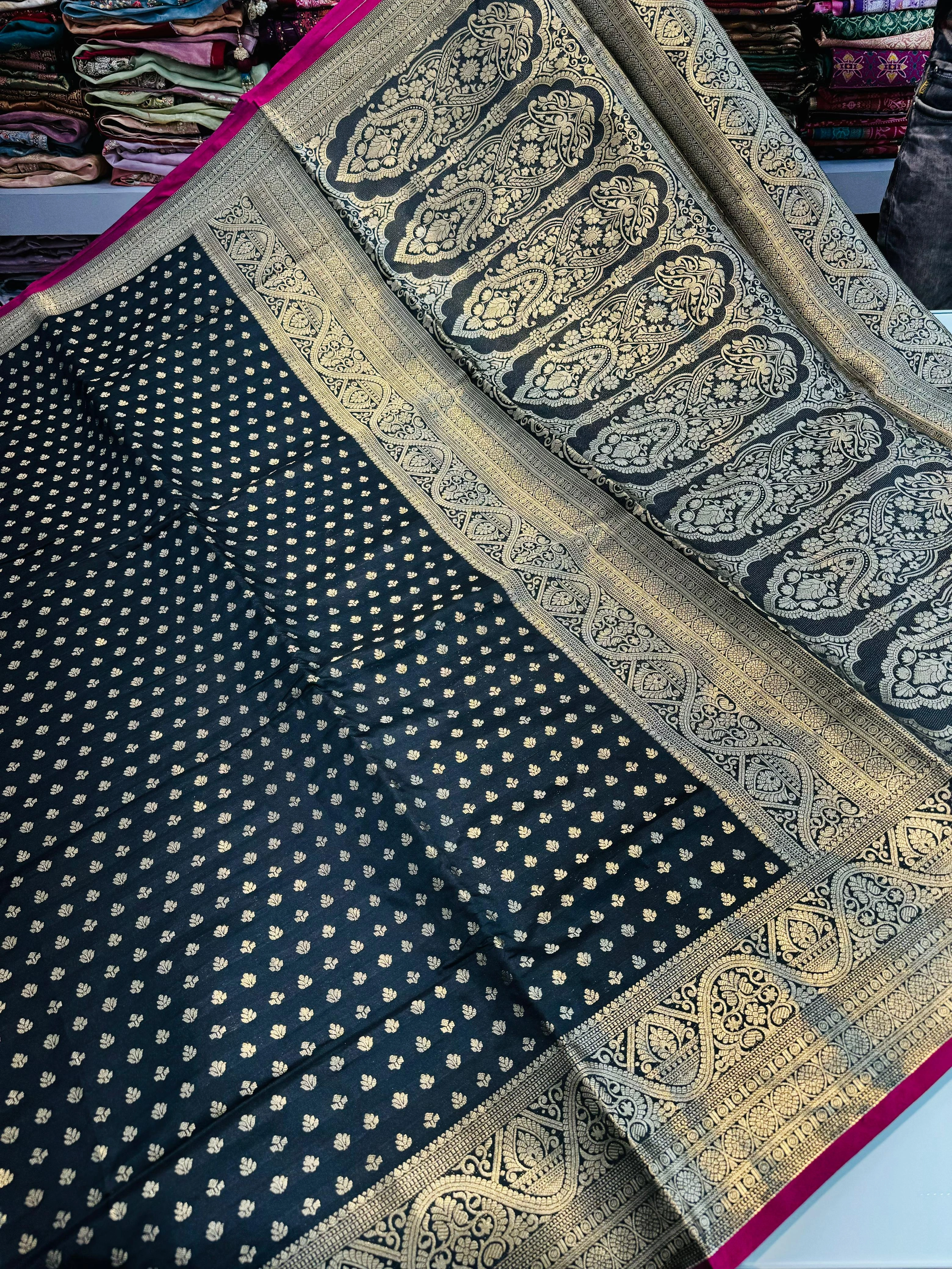 Kanchipuram Pure Silk Saree: Ethereal Elegance with Gold Jari-Black-1