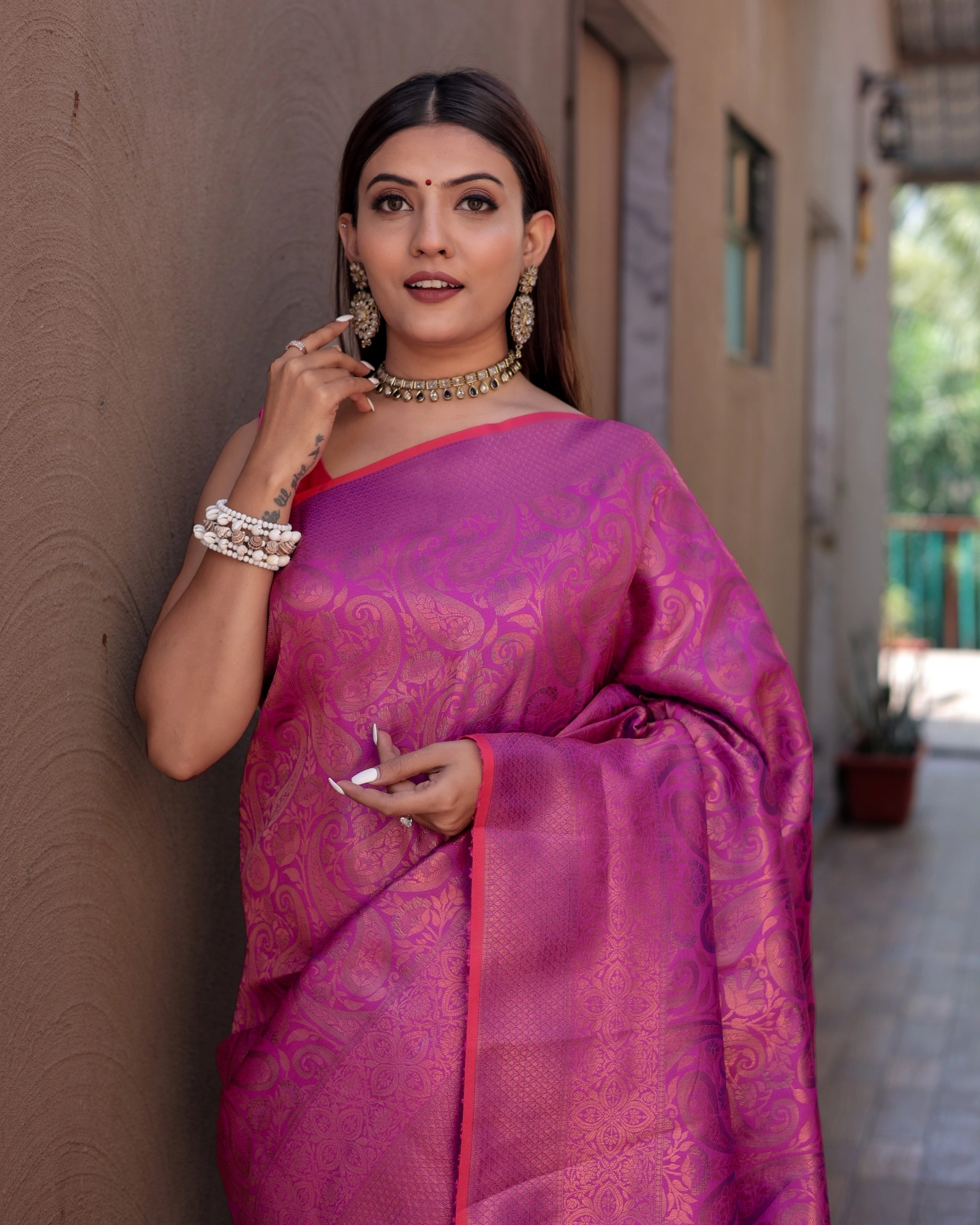 Irish Kanjivaram Silk Saree: Durable &amp; Scintillating-Pink-3