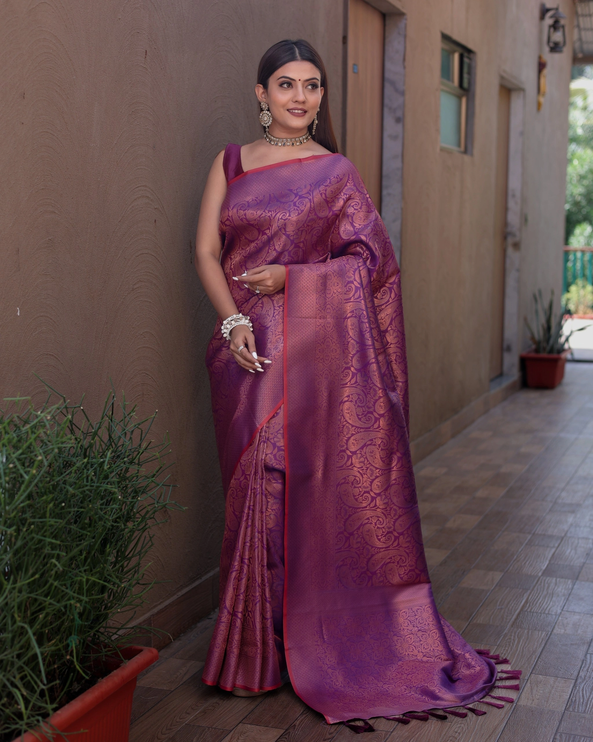 Irish Kanjivaram Silk Saree: Durable &amp; Scintillating-Wine-1