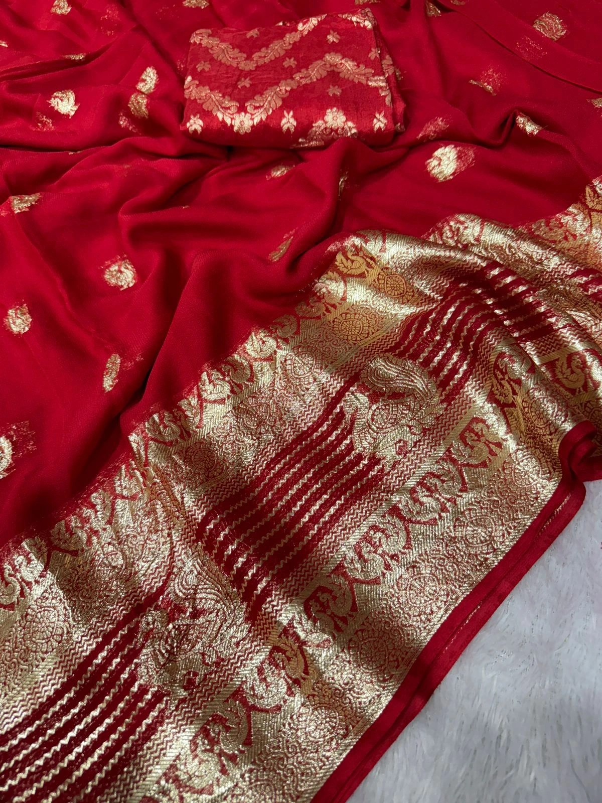 Viscose Georgette Saree: Elegant Drape with Stunning Banarasi Silk Blouse-Red-1