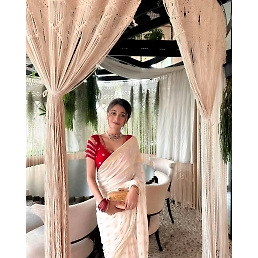 Stunning Viscose Georgette Saree with Striking Contrast Blouse!