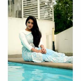 Lucknowi Thread Work Saree with Sequin Details