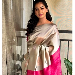 YNF Grand Lotus Paithani Silk Saree with Hockey Border: Soft, Drapable Elegance