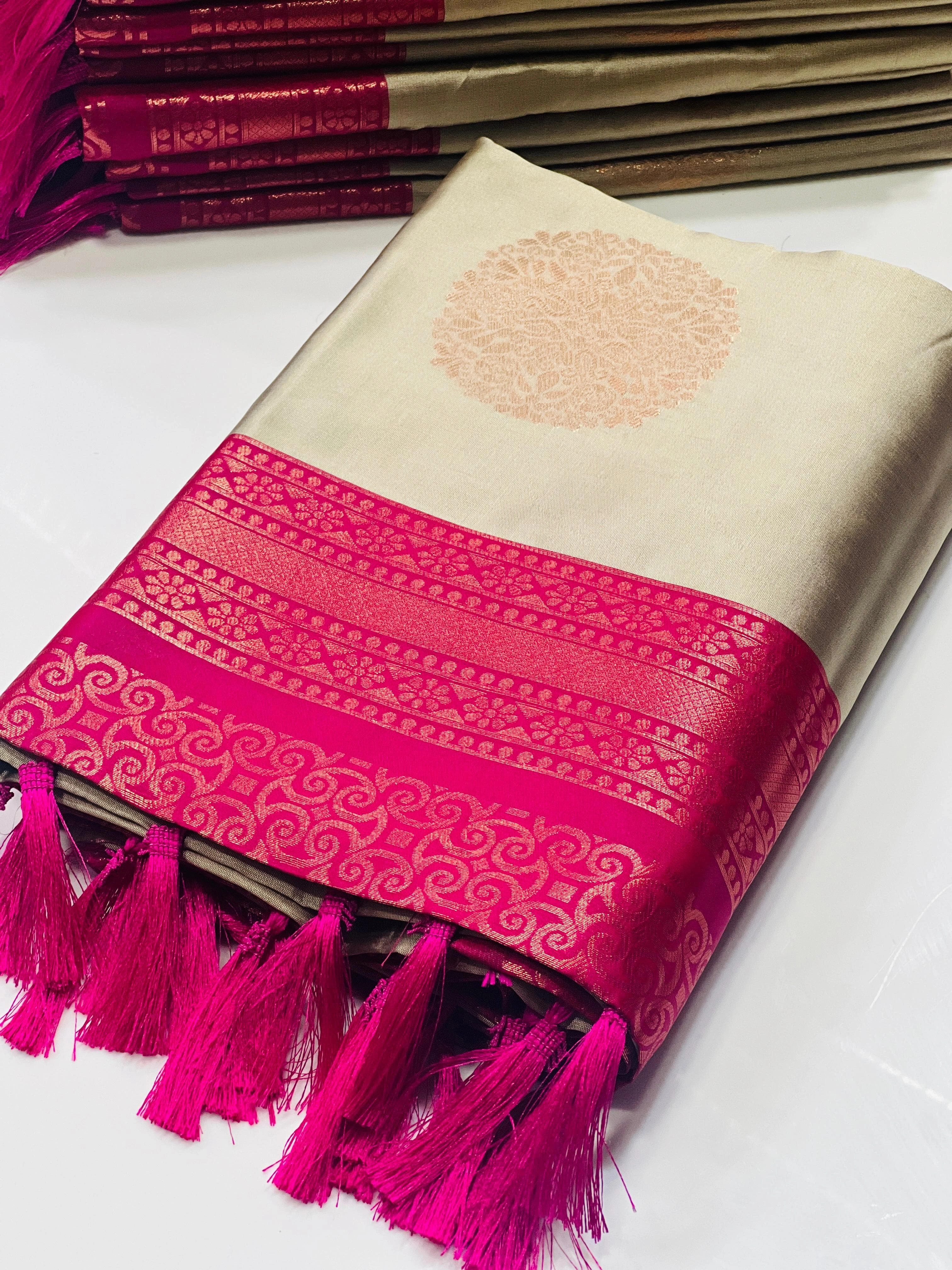 Grand Lotus Paithani Silk Saree with Hockey Border: Soft, Drapable Elegance-Beige-4