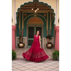12-Meter Flared Gown: Elegant, Printed, and Adjustable. Perfect Fit for All