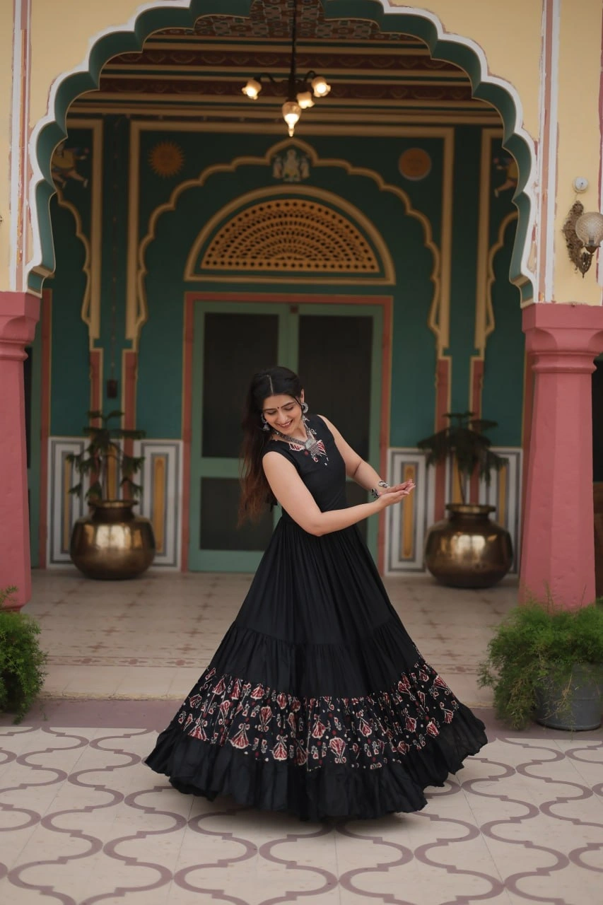 12-Meter Flared Gown: Elegant, Printed, and Adjustable. Perfect Fit for All-RLW-9192-Black