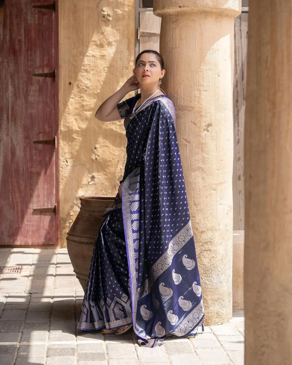 Indian Weaving Heritage: Banarasi Silk Saree with Intricate Patterns-Blue-2