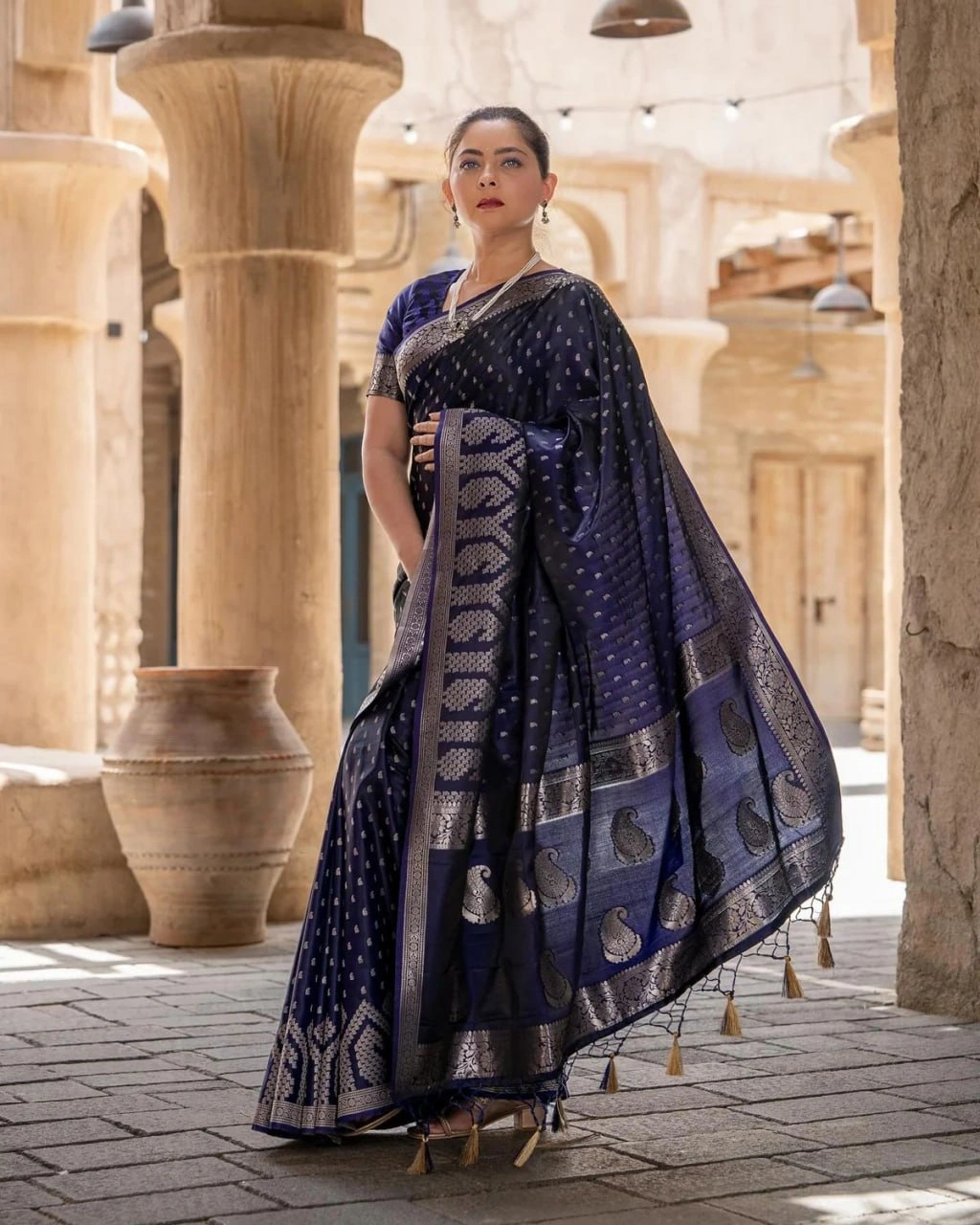 Indian Weaving Heritage: Banarasi Silk Saree with Intricate Patterns-Blue-4