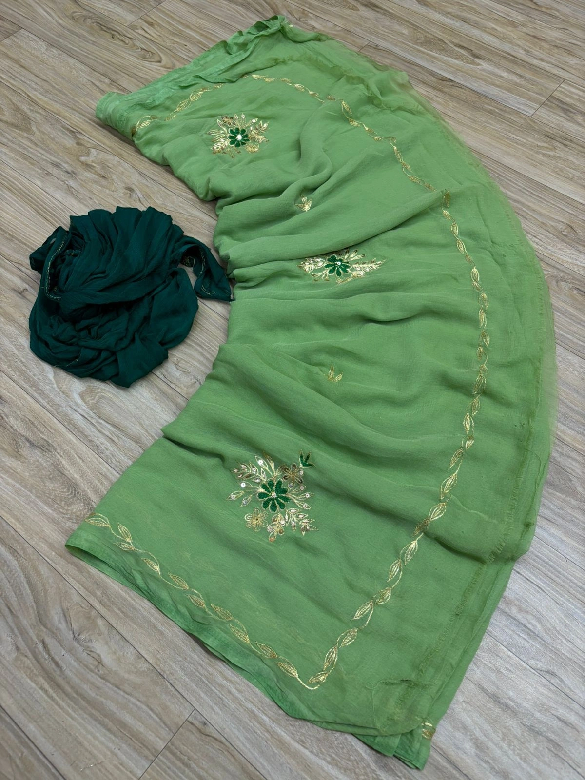 Stunning Handcrafted Chiffon Saree: Perfect for Fashionable Ladies-NSD-39-Green