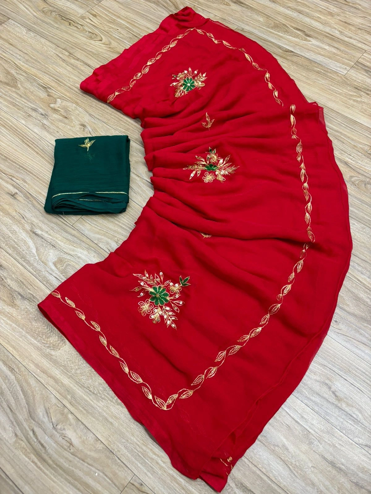 Stunning Handcrafted Chiffon Saree: Perfect for Fashionable Ladies-NSD-39-Red