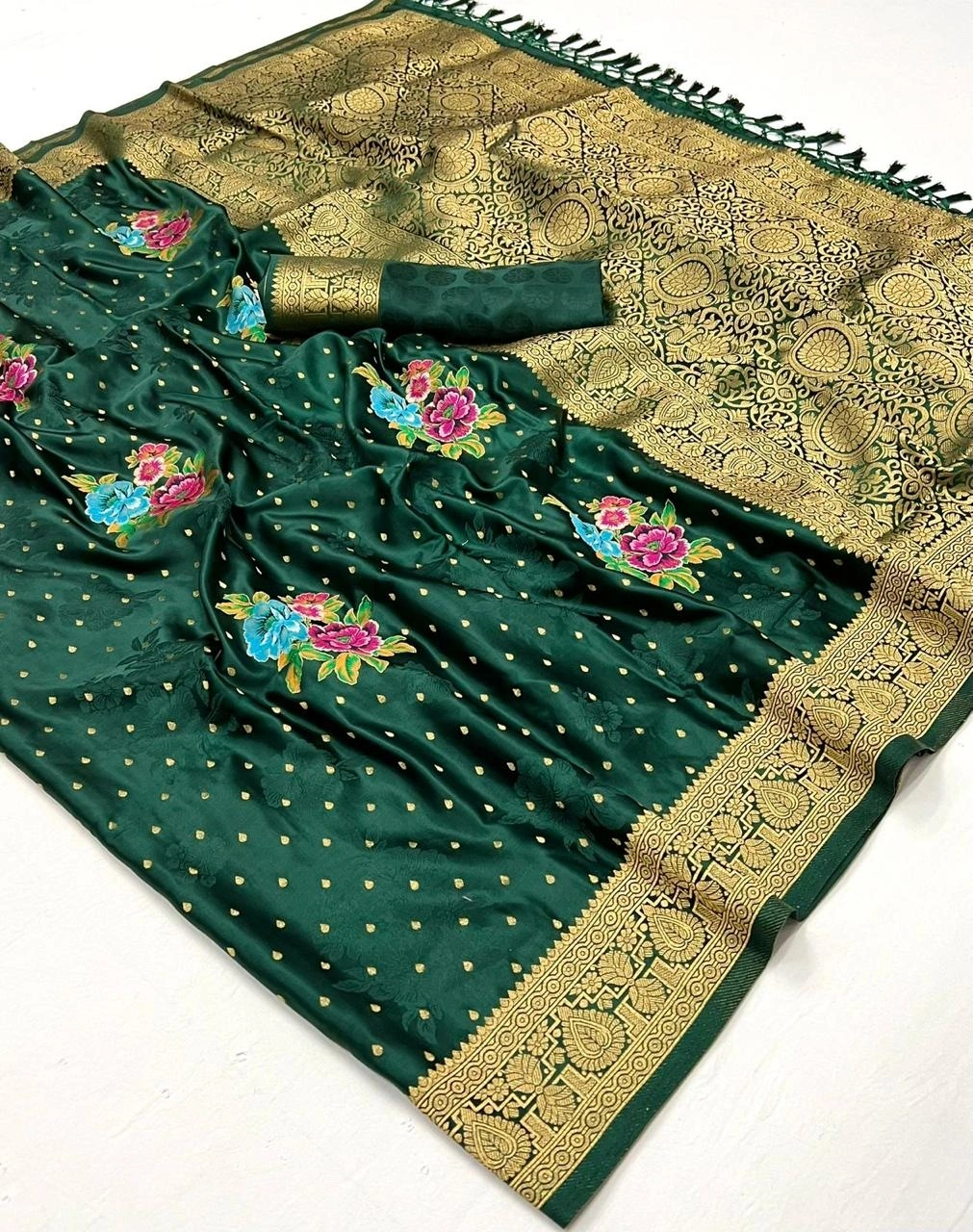 Luxurious Pure Satin Handloom Silk Saree: Elegant Tradition-Green-2