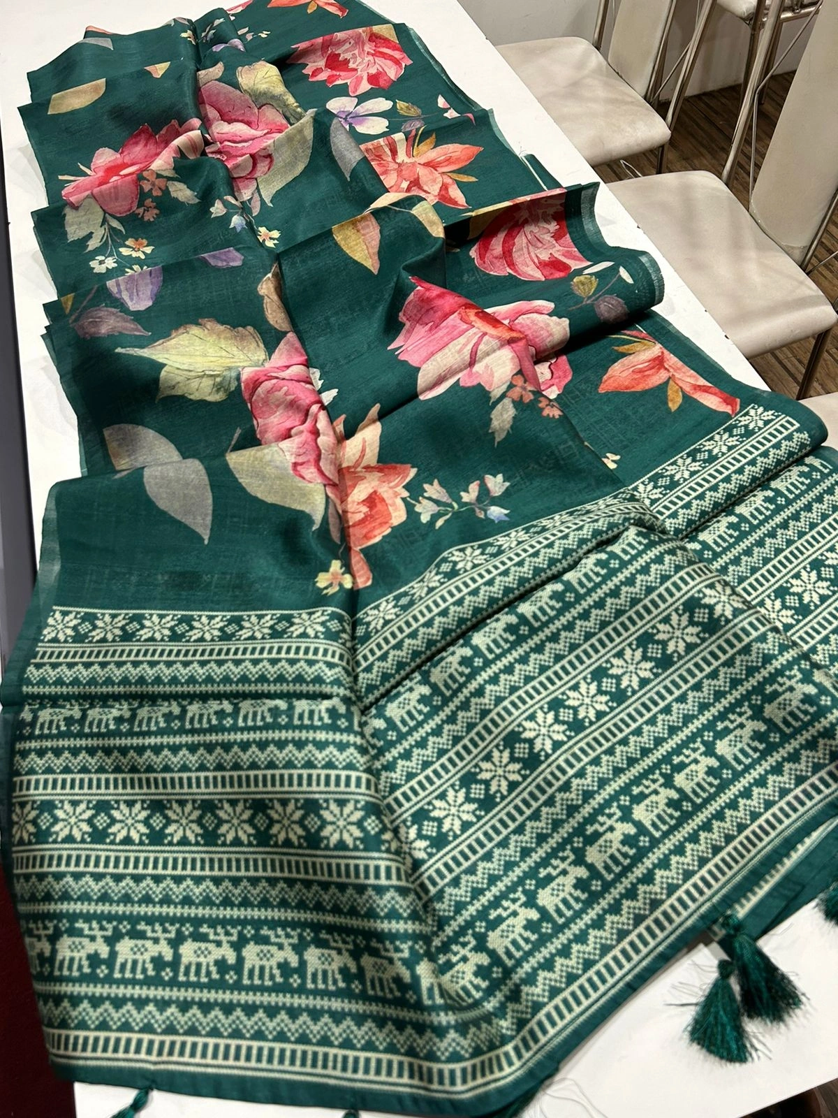 Premium Floral Print Tussar Saree with Detailed Kalamkari Pallu-Green-2