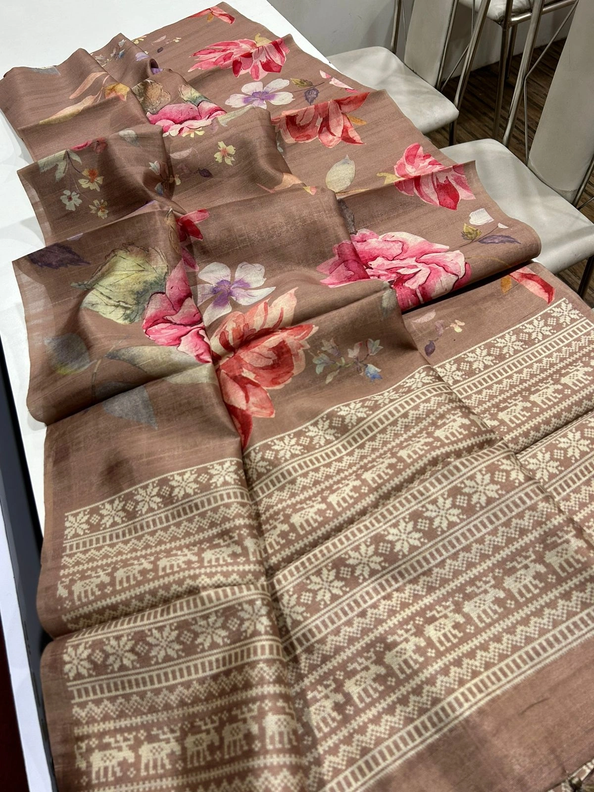 Premium Floral Print Tussar Saree with Detailed Kalamkari Pallu-Beige-1