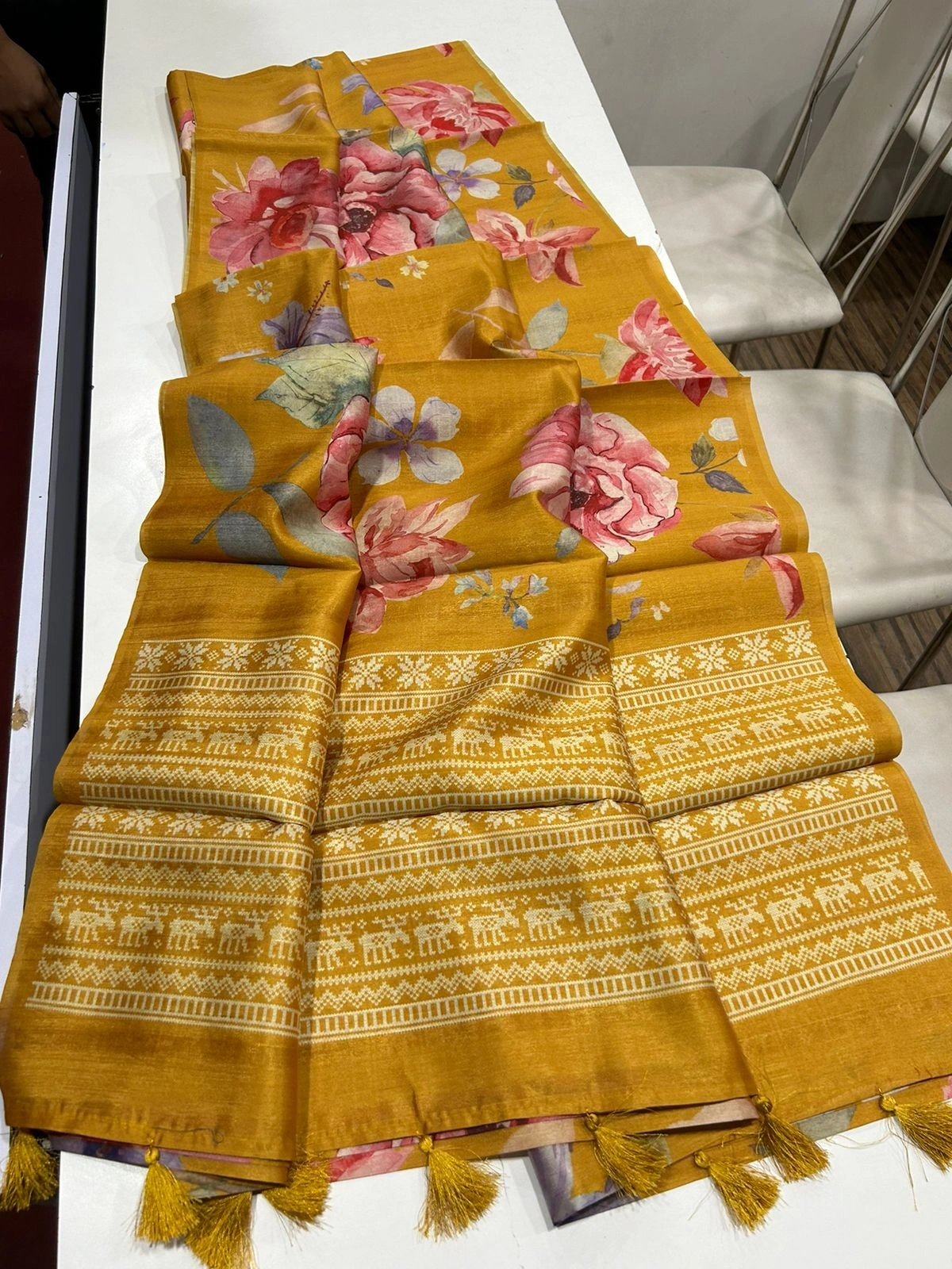 Premium Floral Print Tussar Saree with Detailed Kalamkari Pallu-Yellow-1