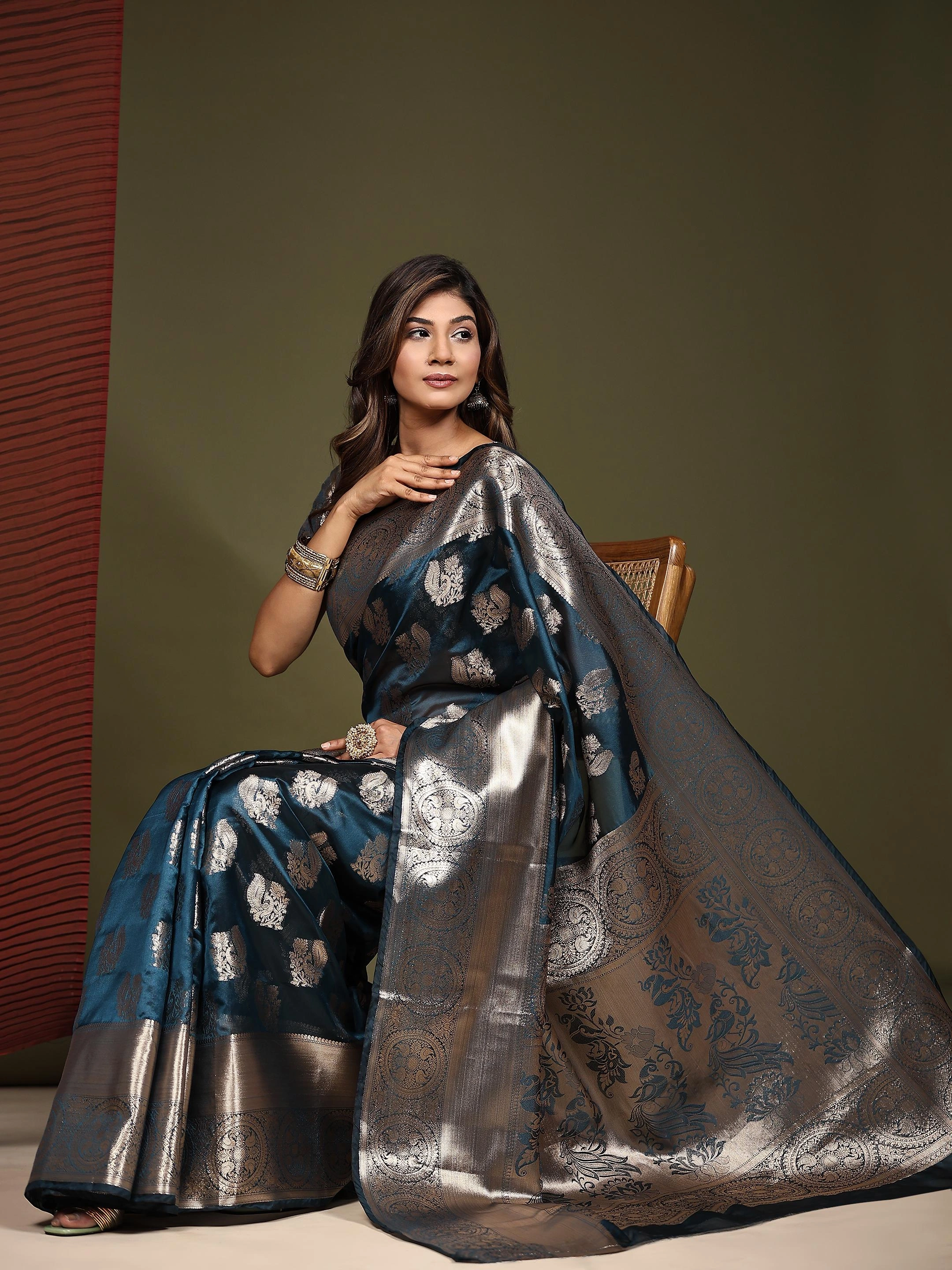 Zari Weaved Organza Silk Saree with Rich Pallu-RMNX-Revati-NavyBlue