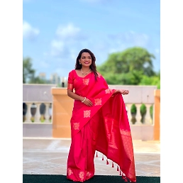 Silk Saree with Zari Weaving &amp; Unique Blouse