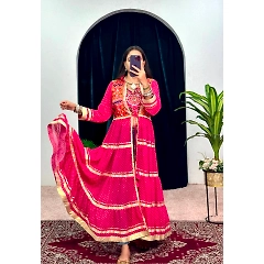 NAVRATRI SPECIAL: Trending Bandhani Georgette Shrug & Blouse Set!