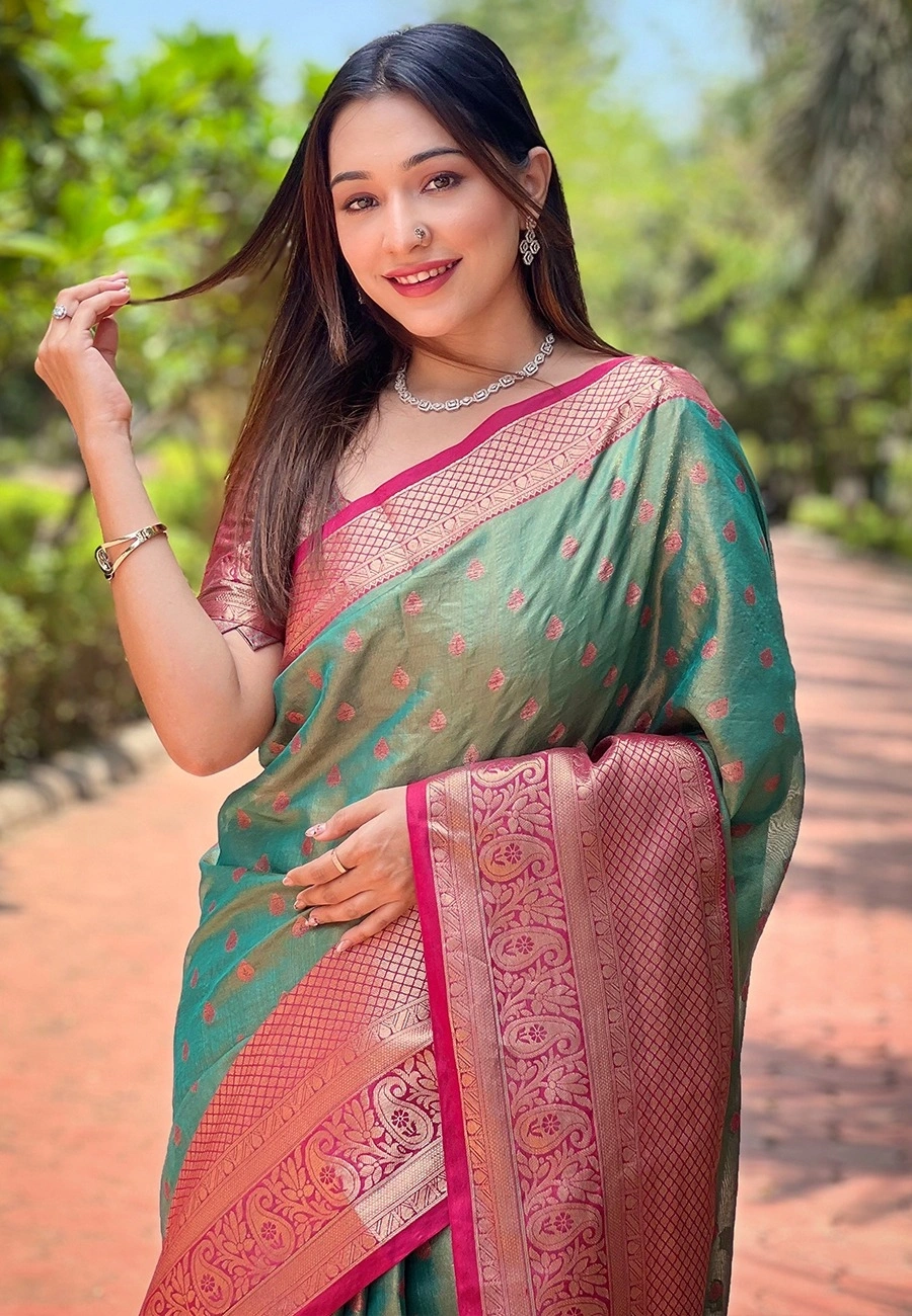 Zari Woven Kanchipuram Silk Saree with Brocade Blouse-Green-1