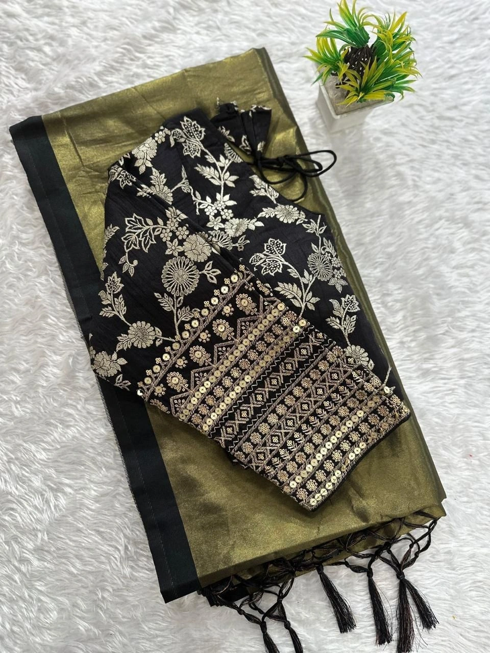 Pure Silk Saree with Weave Zari &amp; Sequnce Thread Work - Stunning &amp; Ready-to-Wear-Green-5