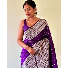 Seamless Comfort: Enchanting Organic Banarasi Sarees for Your Dream Wedding