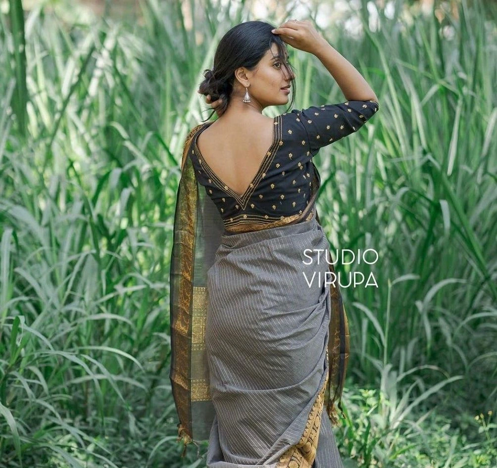 Banarasi Silk Saree: Intricate Weaving, Brocade &amp; Gold Zari Work-Gray-1