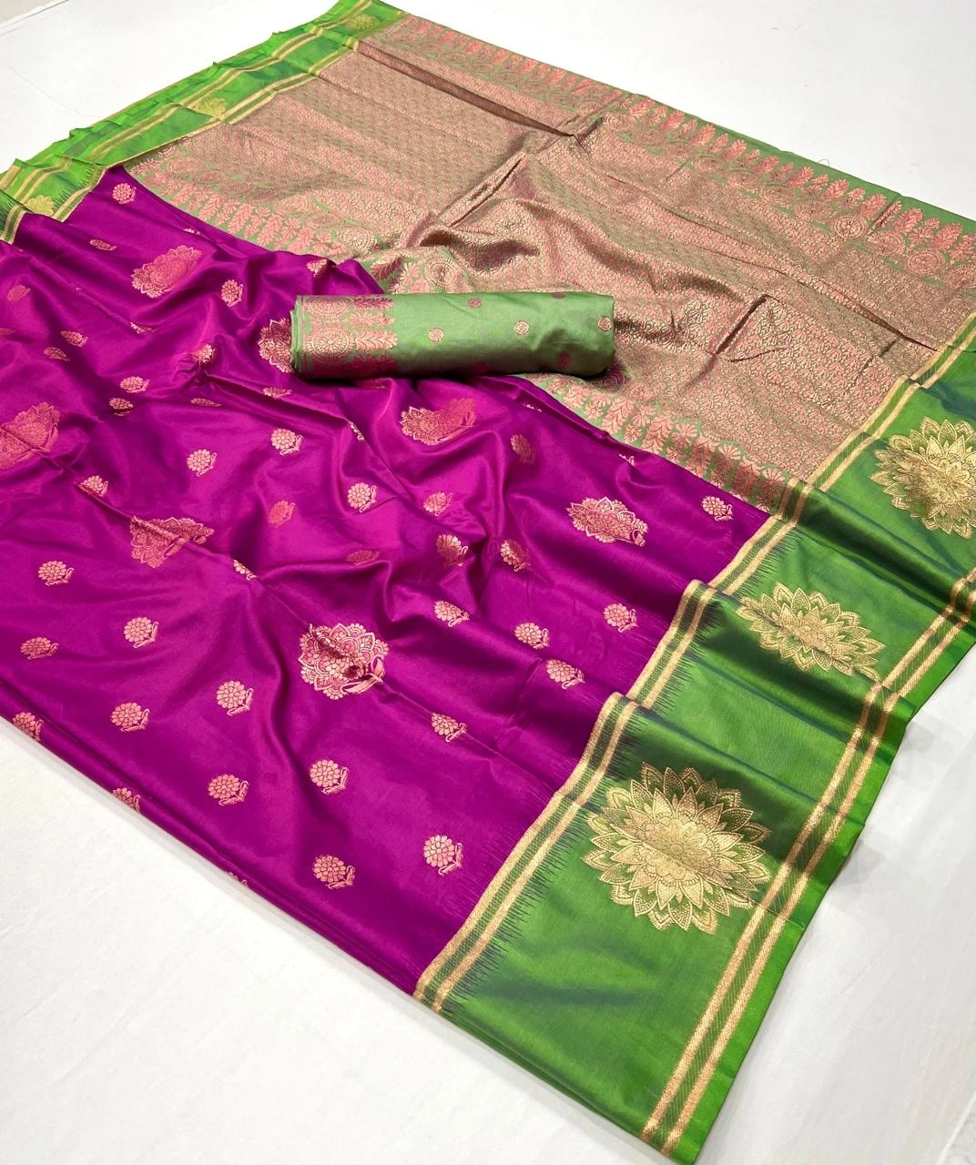 Handloom Silk Saree with Striking Contrast Detailing-Rani-1