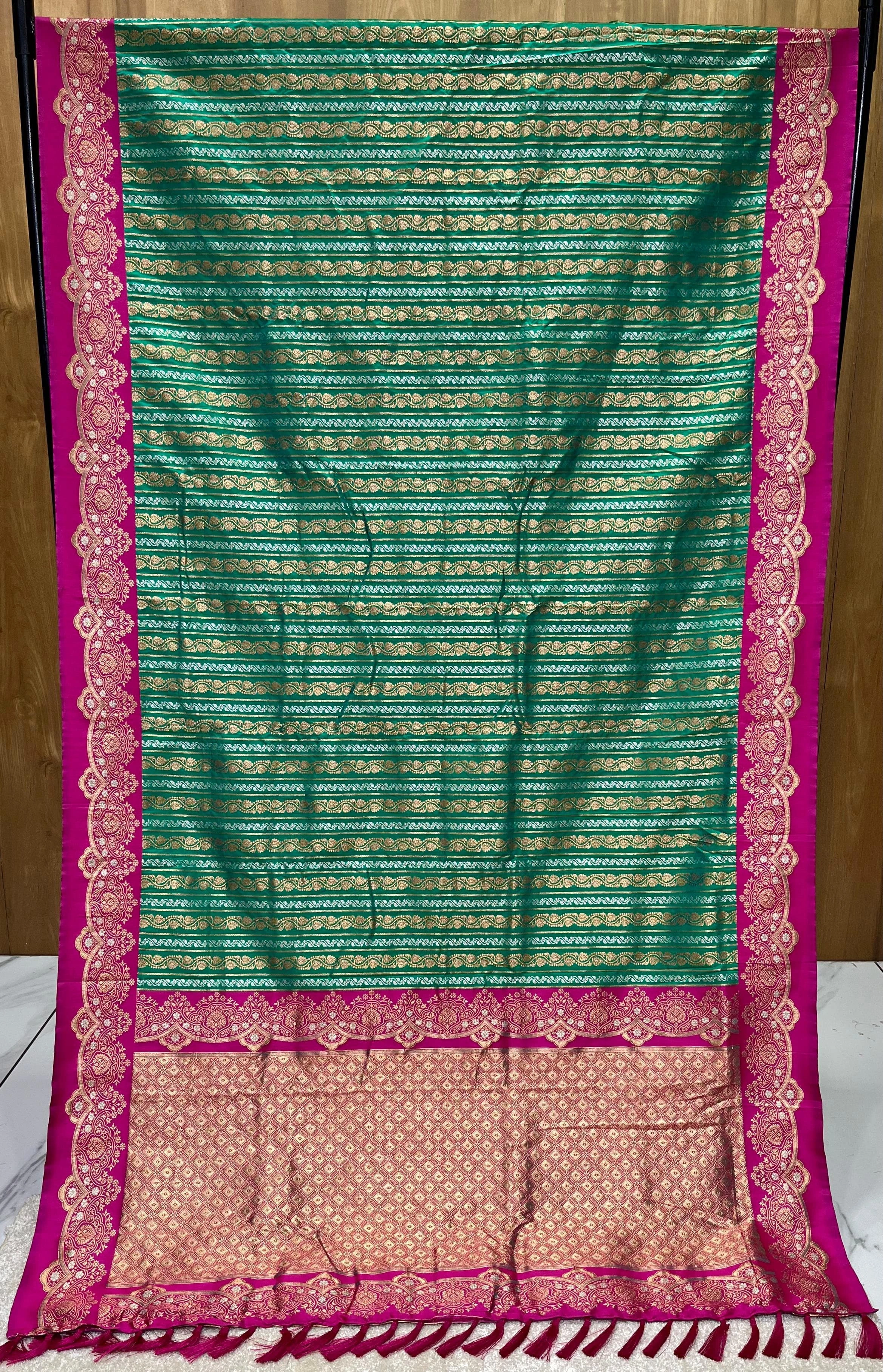 Zari-woven Soft Silk Saree with Unstitched Blouse-Green-1