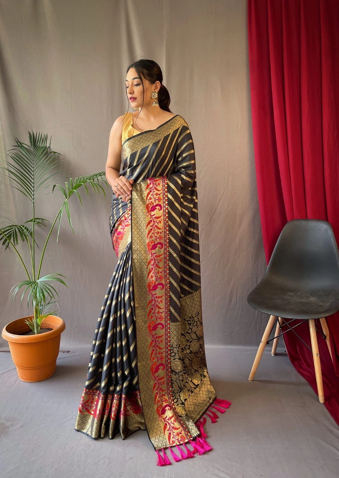 Pure Silk Zigzag Weave Saree with Rich Pallu and Brocade Blouse-RLC-14-Green