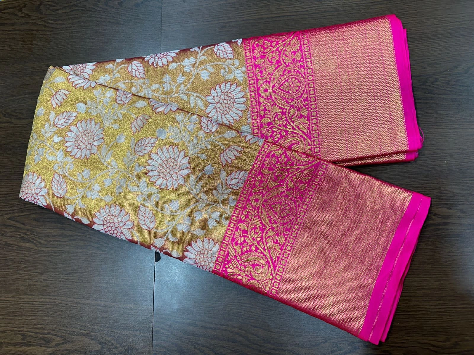 Handloom-woven Pure Kanjivaram Silk Saree with Rich Zari Weaving-Pink-1