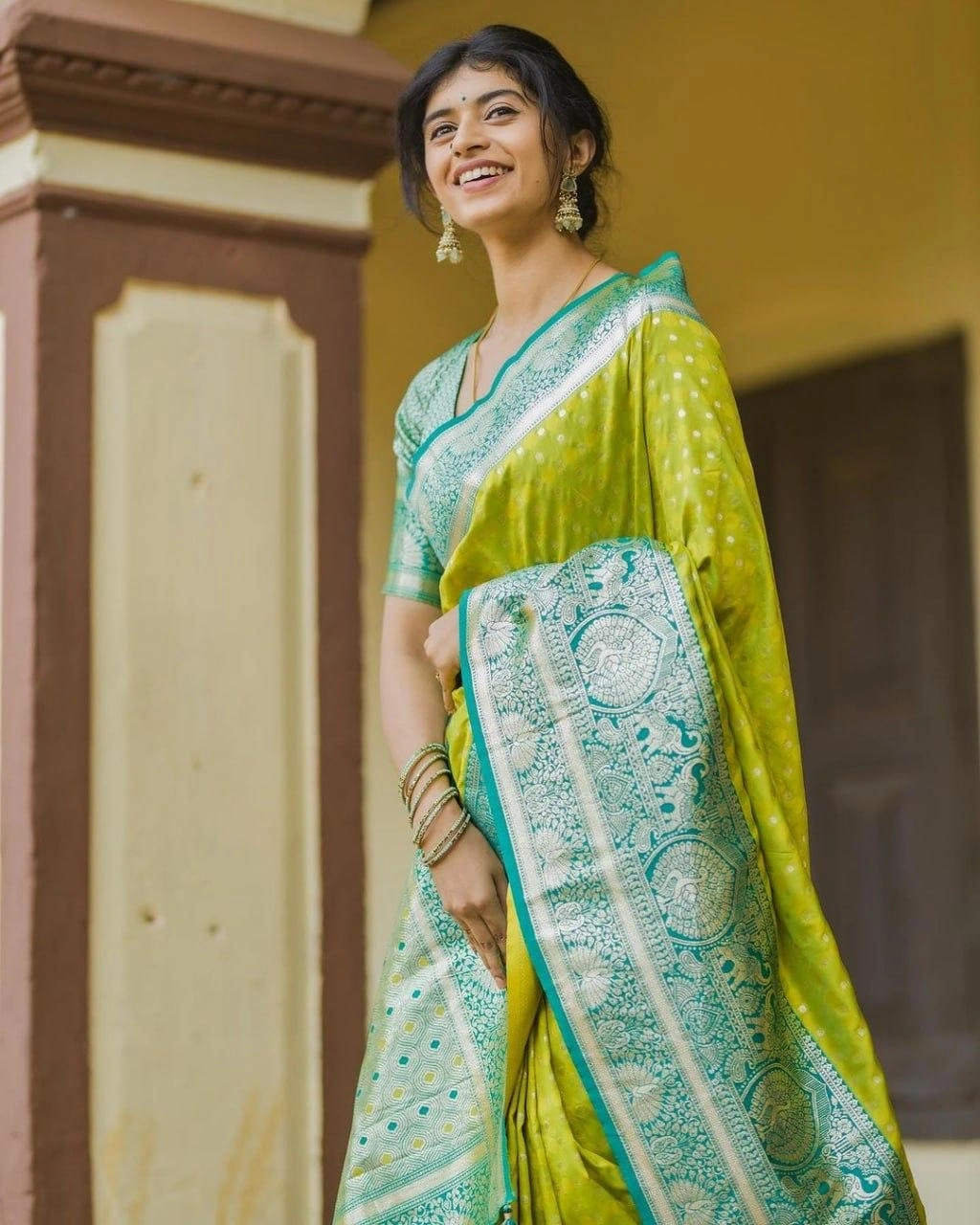 Soft Banarasi Silk Saree: Elegant and Lightweight-RAS-50128-Green