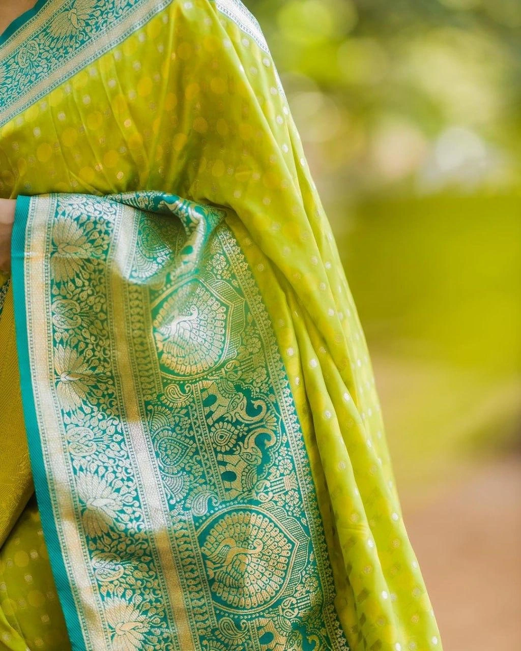 Soft Banarasi Silk Saree: Elegant and Lightweight-Green-1