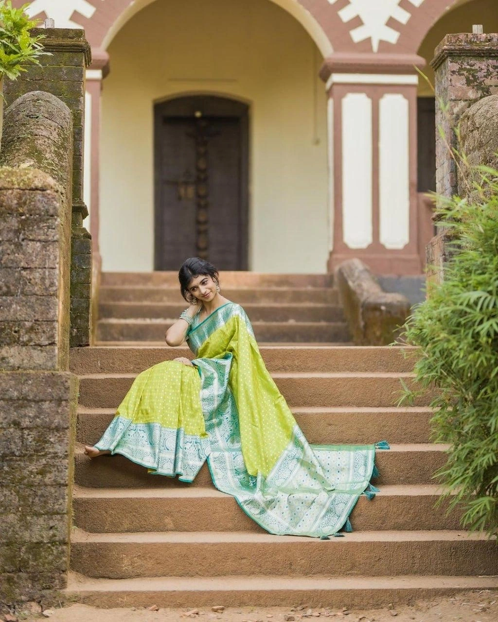 Soft Banarasi Silk Saree: Elegant and Lightweight-Green-3