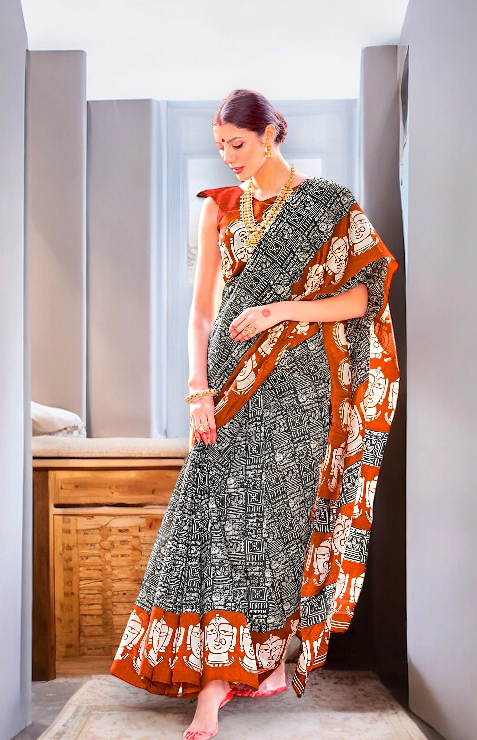 Azrak Digital printed Silk Saree with running Blouse Piece 1-2