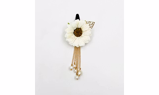 Lime By Manika Sunflower Dangling Clip - Off White, Gold