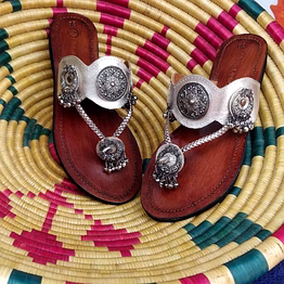 urbanicindia silver kohalapuri chappal, sandal