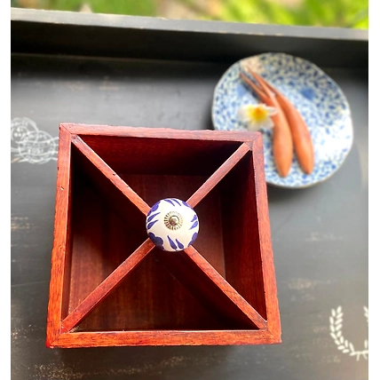 Crown Square Cutlery Stand-3