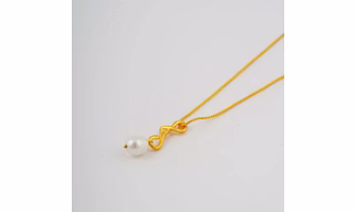 Minimal Pearl Necklace
