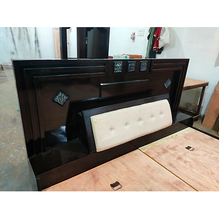 King size Bed 6*7-1